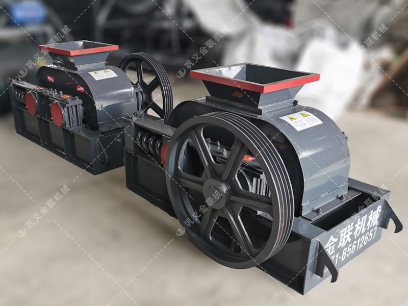 2PCG400*250小型雙齒輥破碎機發往烏魯木齊破碎玻璃