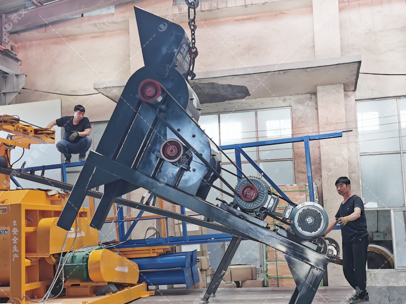 scf600*400小型雙級粉碎機發往山東煙臺破碎粉煤灰