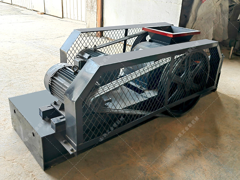 2PG400*250小型對輥破碎機(jī)發(fā)貨現(xiàn)場_發(fā)往浙江_破碎礦石