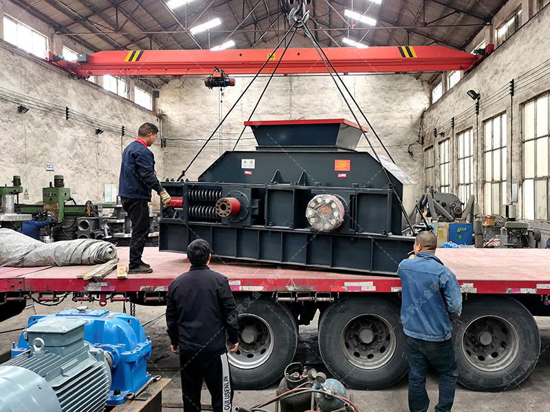 2PG1208對輥破碎機發(fā)往河南洛陽