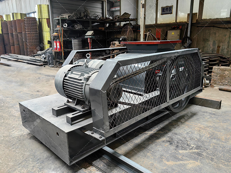 雙齒輥破碎機為什么被稱為“狼牙破碎機”?它真有那么厲害嗎? 雙齒輥破碎機為什么被稱為“狼牙破碎機”?它真有那么厲害嗎?